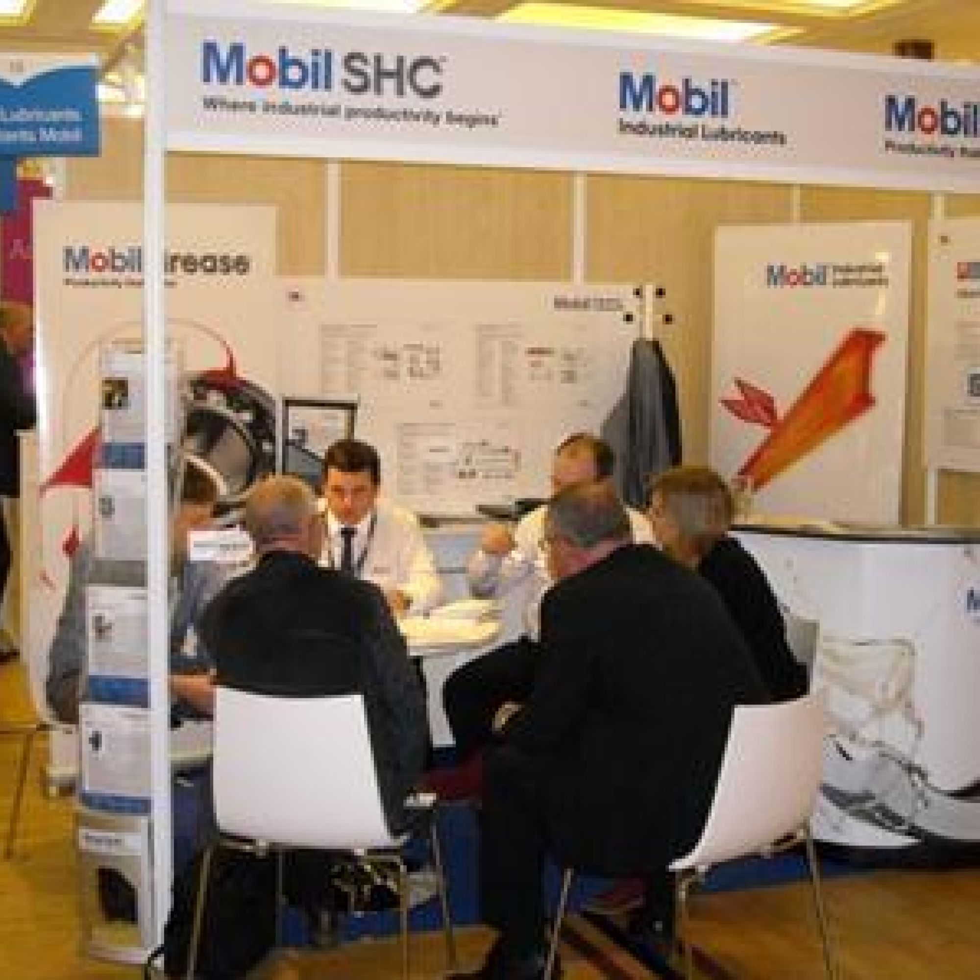 ExxonMobil бере виробників сталі штурмом на конференції ESTAD 2014 в Парижі